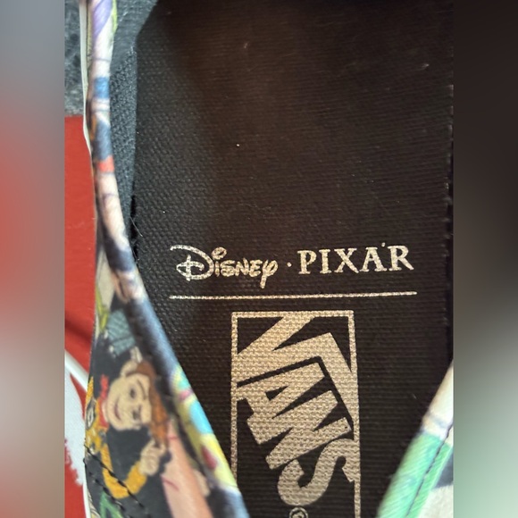 Disney Pixar x Vans "Toy Story" Collection - Picture 3 of 10
